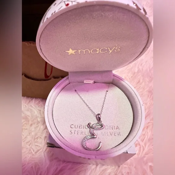 Initial necklace ornament letter E perfect for a Christmas gift 😊 - Picture 1 of 5